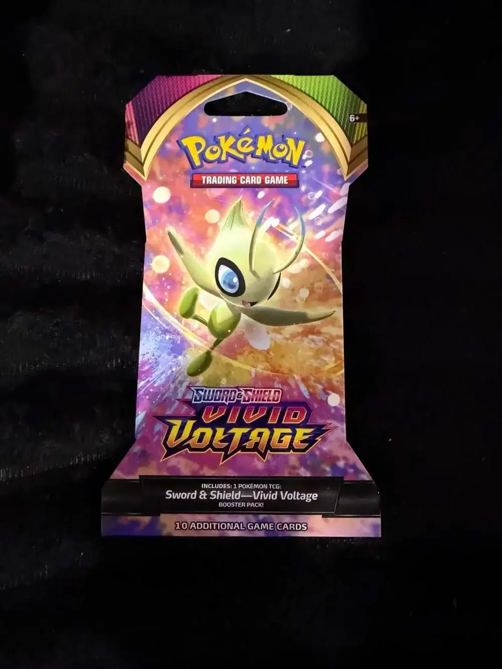 Pokemon TCG Sword & Shield Vivid Voltage Sleeved Booster Pack
